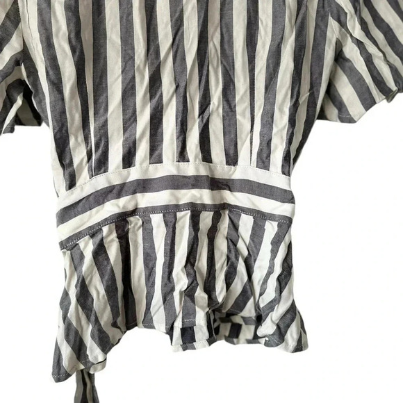 BB DAKOTA Women's Wrappers Delight Stripe Wrap Top - Picture 9 of 15